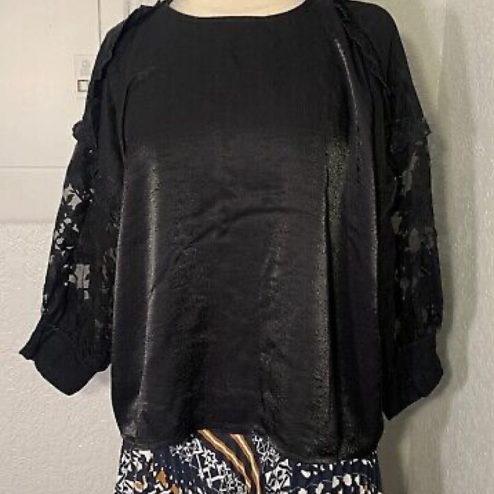 Zara top M lace sleeves